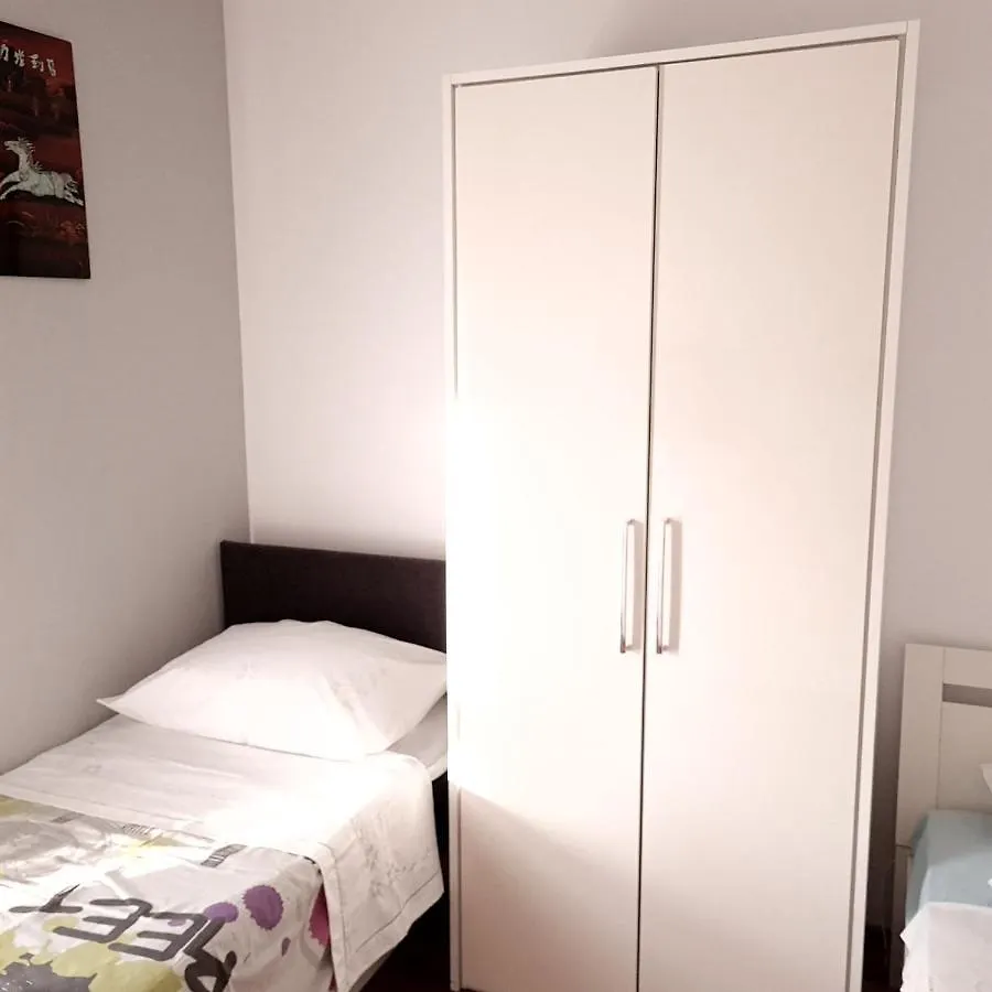 Apartment Azure *Close To The Beach Split